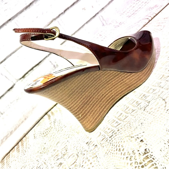 Steve Madden Abbaa Tortoise Shell Peep Toe Wedges - Picture 8 of 14